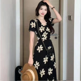 Vintage Lace V-Neck Broken Flower Short-Sleeved Dress Women 2025 Summer New Waist Thin French A-Word Long Dress