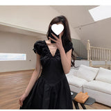 2026 New French Dress High-End Hepburn Wind Small Black Dress To Collect Waist Thin V Collar Black Dress Women Summer