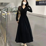 Long-Sleeved New 2025 Design French Temperament Dress Retro-Skinny Bottom Wrinkles