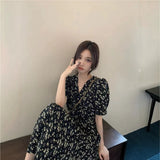 French Retro Floral Sen Series Orange Pear Summer New Broken Floral Dress Women's Wearing V-Neck A-Dress Reduction Age