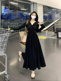 2025 New V-Neck Long-Sleeved Dress Women's Autumn Dress French Fold Design Feeling Waist Display Skin Bottom Skirt