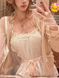 Here Beauty Is The Norm Retro Lace Splicing Tuck Line Square Slings Adjustable