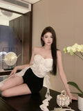 Summer Repair Lotus Leaf Side Wrapped In Pure Desire White Flowers Sleeveless Breasts Women Naked On The Back Of The Coat